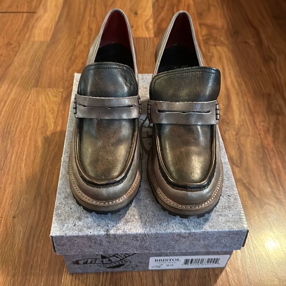 NIB FREEBIRD by STEVEN Bristol size 9
